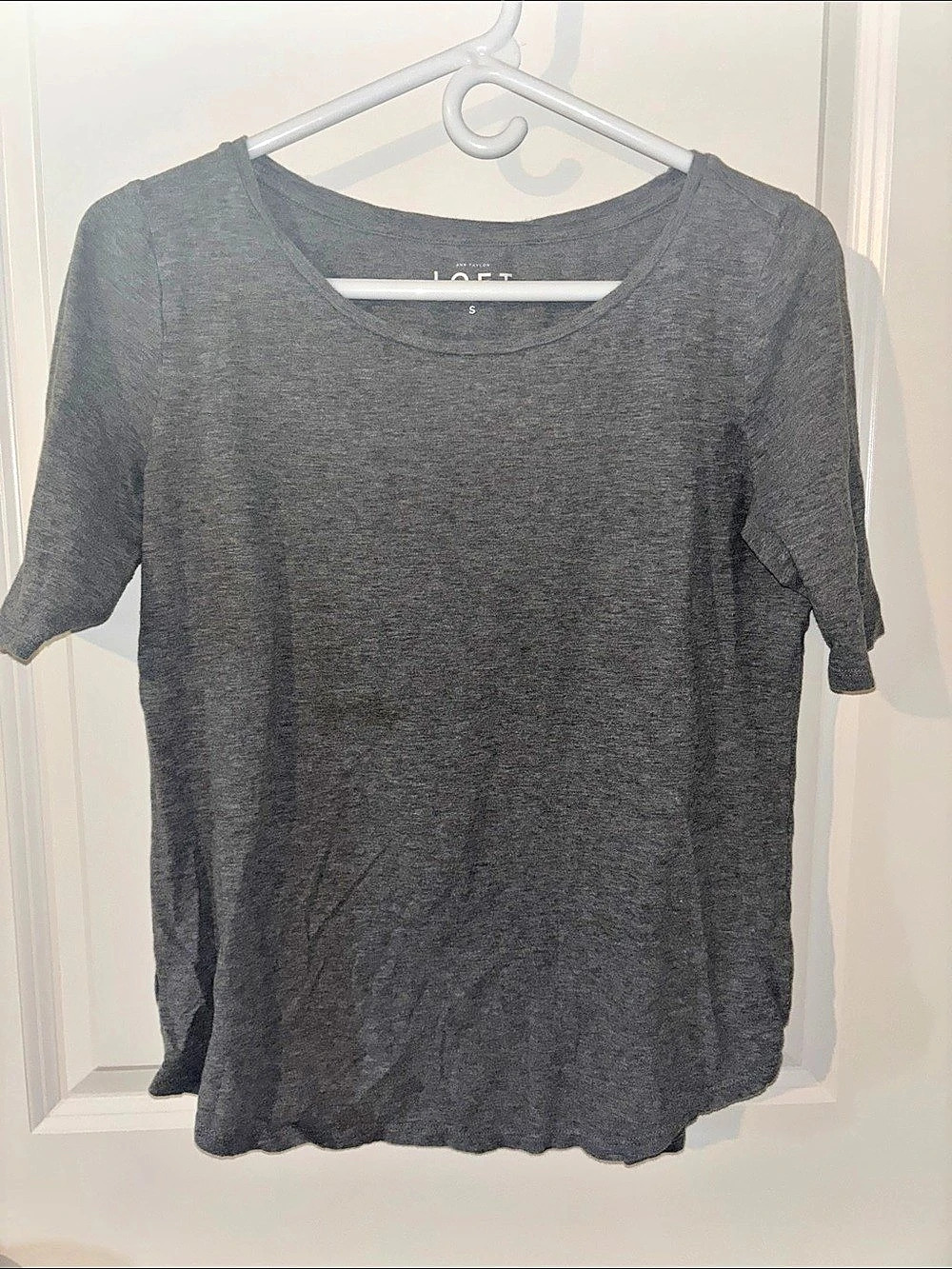 Ann Taylor LOFT Gray Short Sleeve Top Size Small